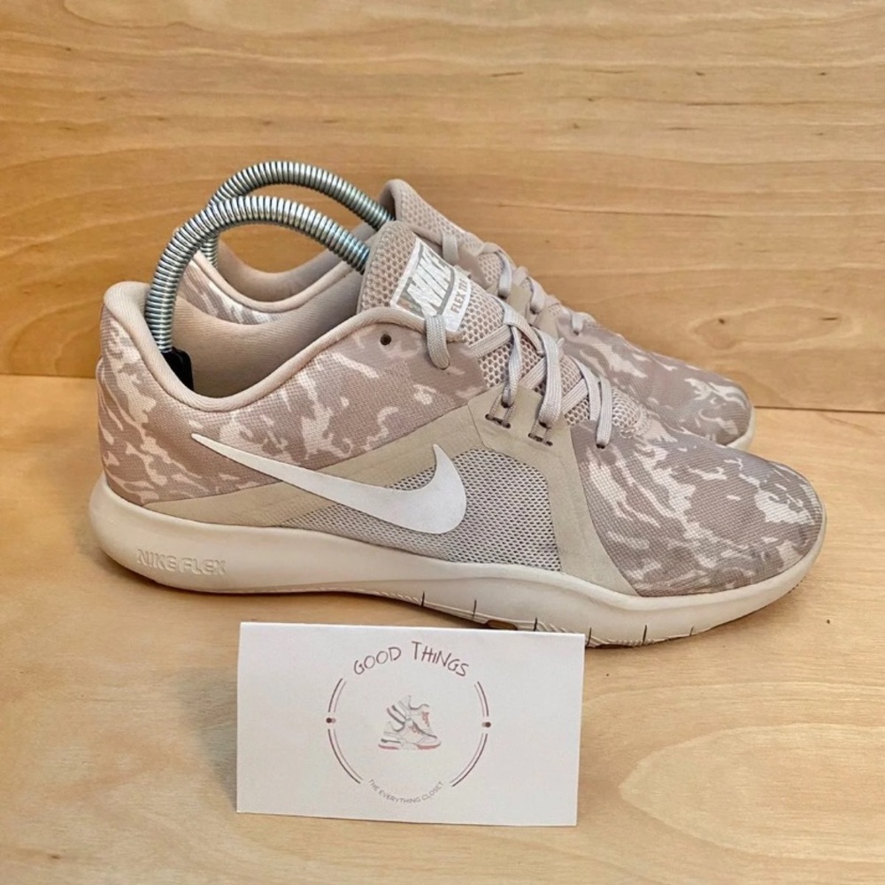 Brand new Nike flex womens shoes size 7.5 nothing wrong with them